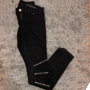 Cool black zippered jeans